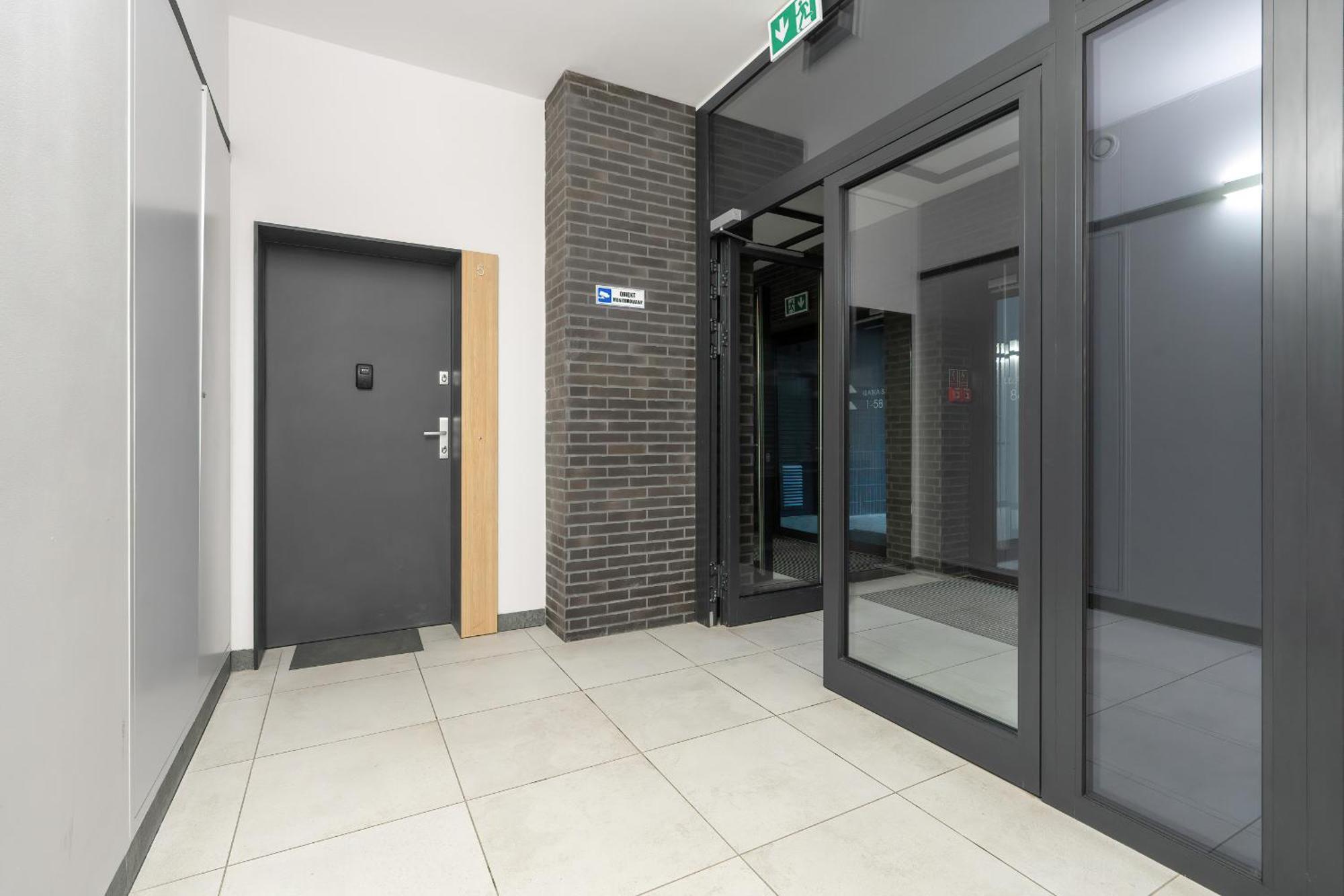 Cozy Studio With Balcony And Free Garage By Noclegi Renters Poznan Luaran gambar